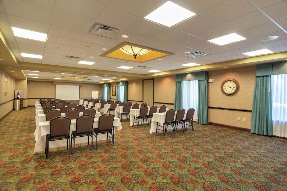 Hotel Hampton & Dallas-dfw Airport 3*