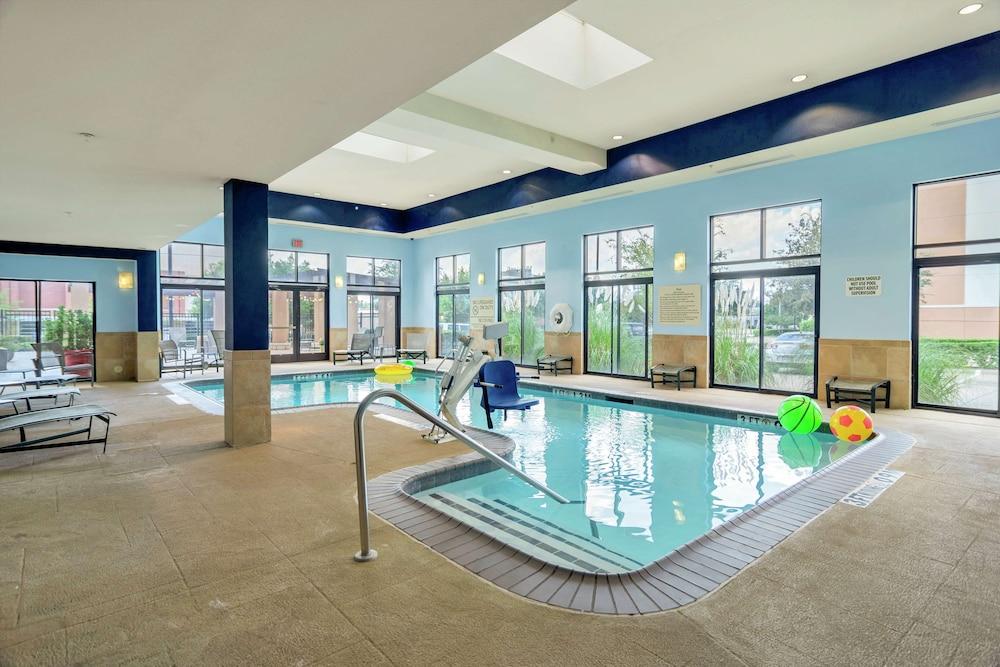 Hampton & Dallas-dfw Airport Hotel Hurst